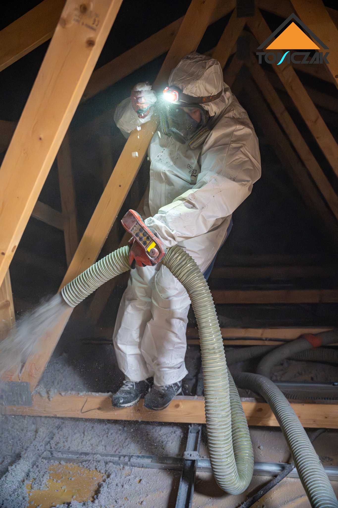 Wełna celulozowa izolacja poddasza