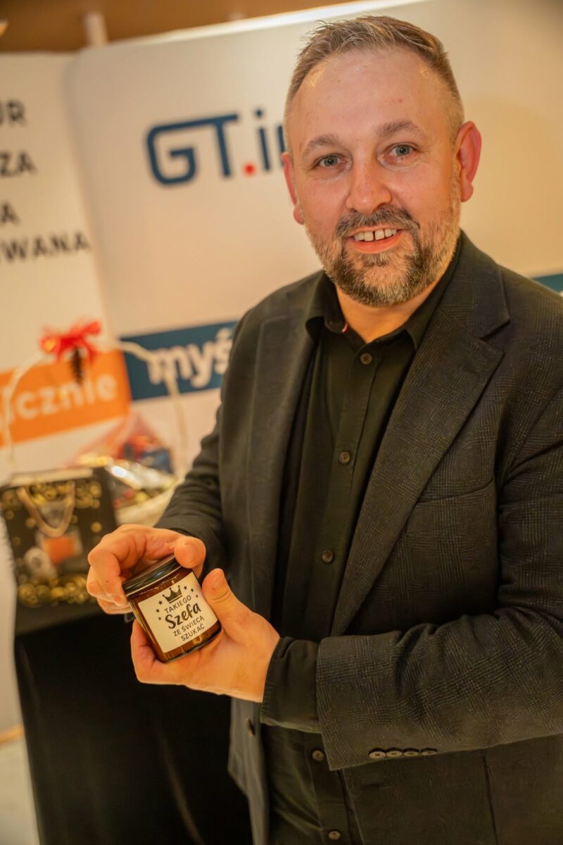 Tomasz Tomczak – właściciel firmy wykonującej ocieplenia poddaszy