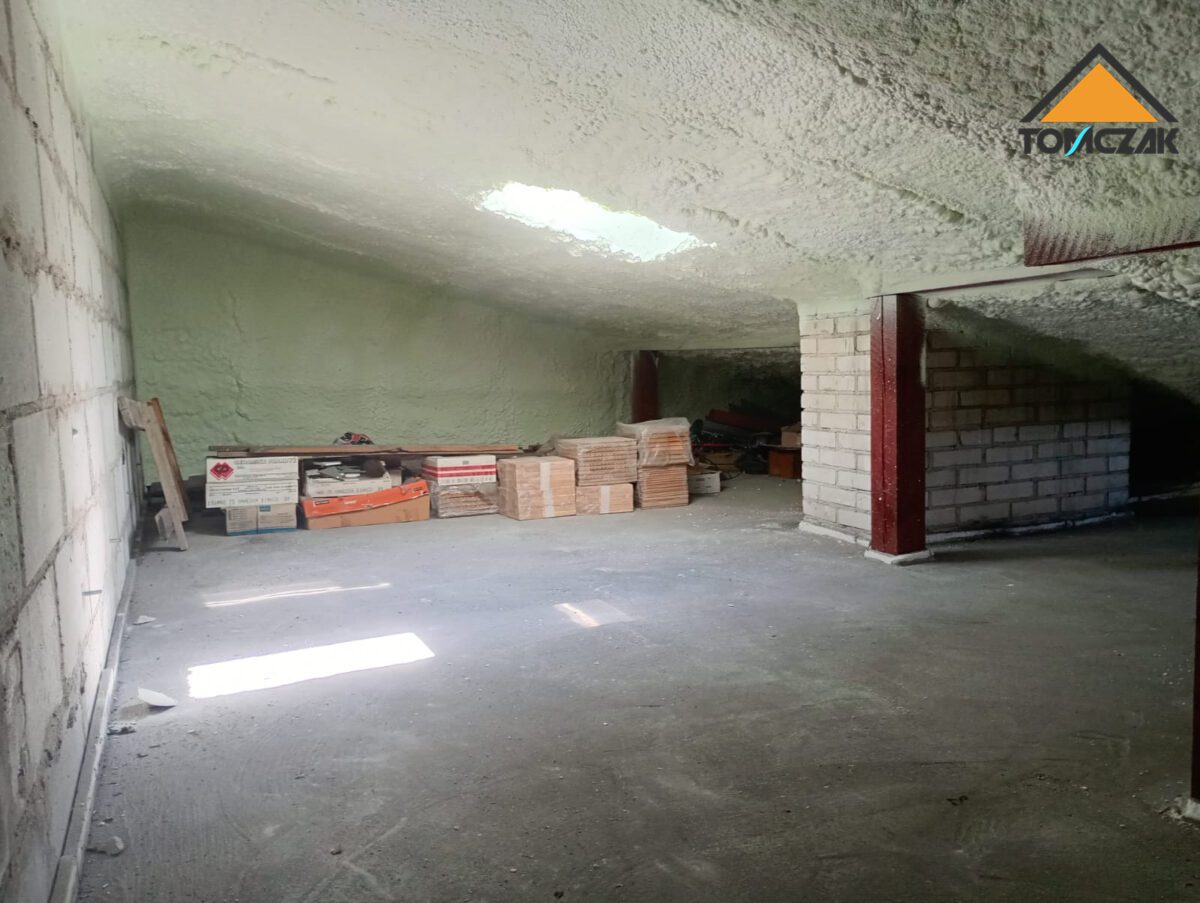 Izolacja pianą PUR Zambrów na poddaszu domu jednorodzinnego